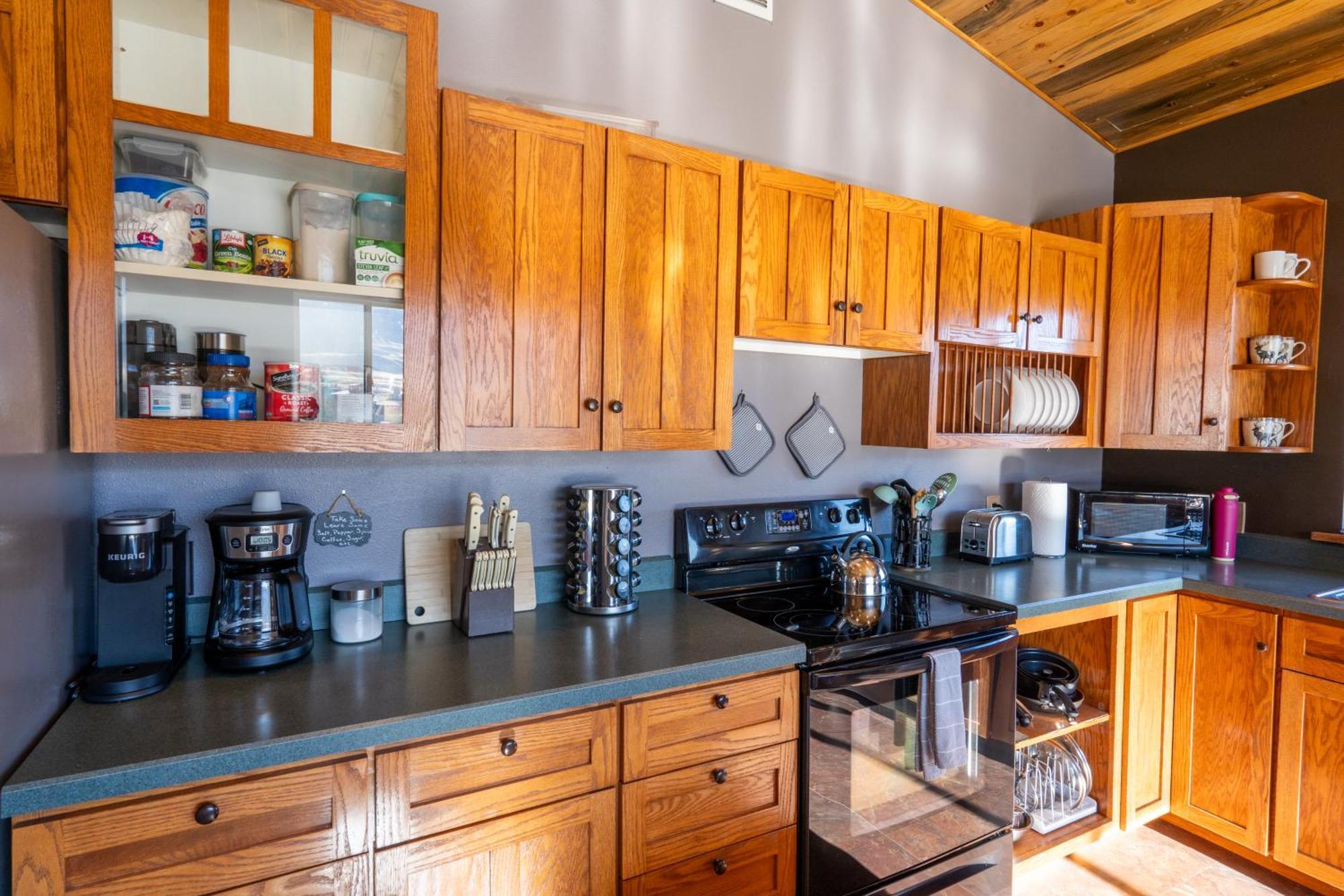 Bison Lodge - Lg Home - 2 Bedrooms - Less Than 5 Miles To Yellowstone North Entrance, Sleeps Up To 8 Gardiner Exterior photo