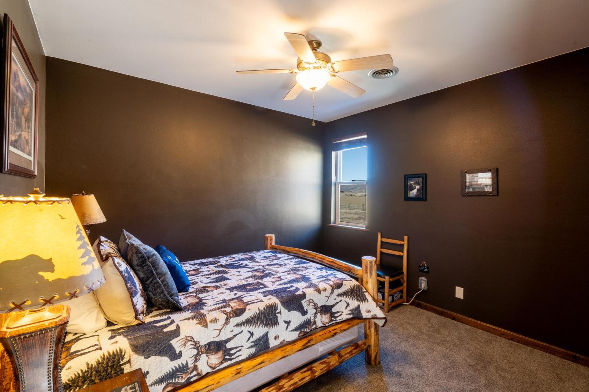 Bison Lodge - Lg Home - 2 Bedrooms - Less Than 5 Miles To Yellowstone North Entrance, Sleeps Up To 8 Gardiner Exterior photo