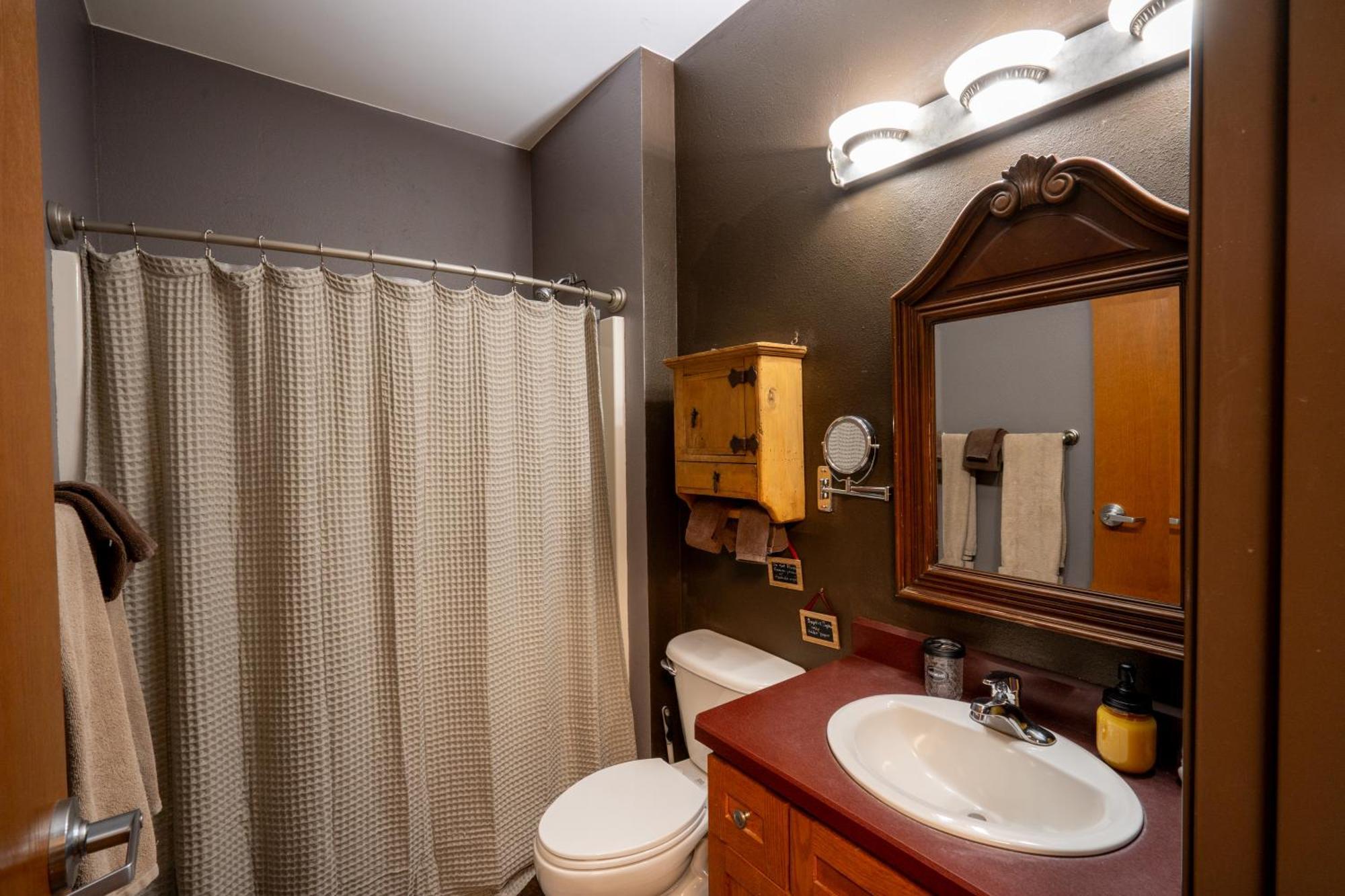 Bison Lodge - Lg Home - 2 Bedrooms - Less Than 5 Miles To Yellowstone North Entrance, Sleeps Up To 8 Gardiner Exterior photo