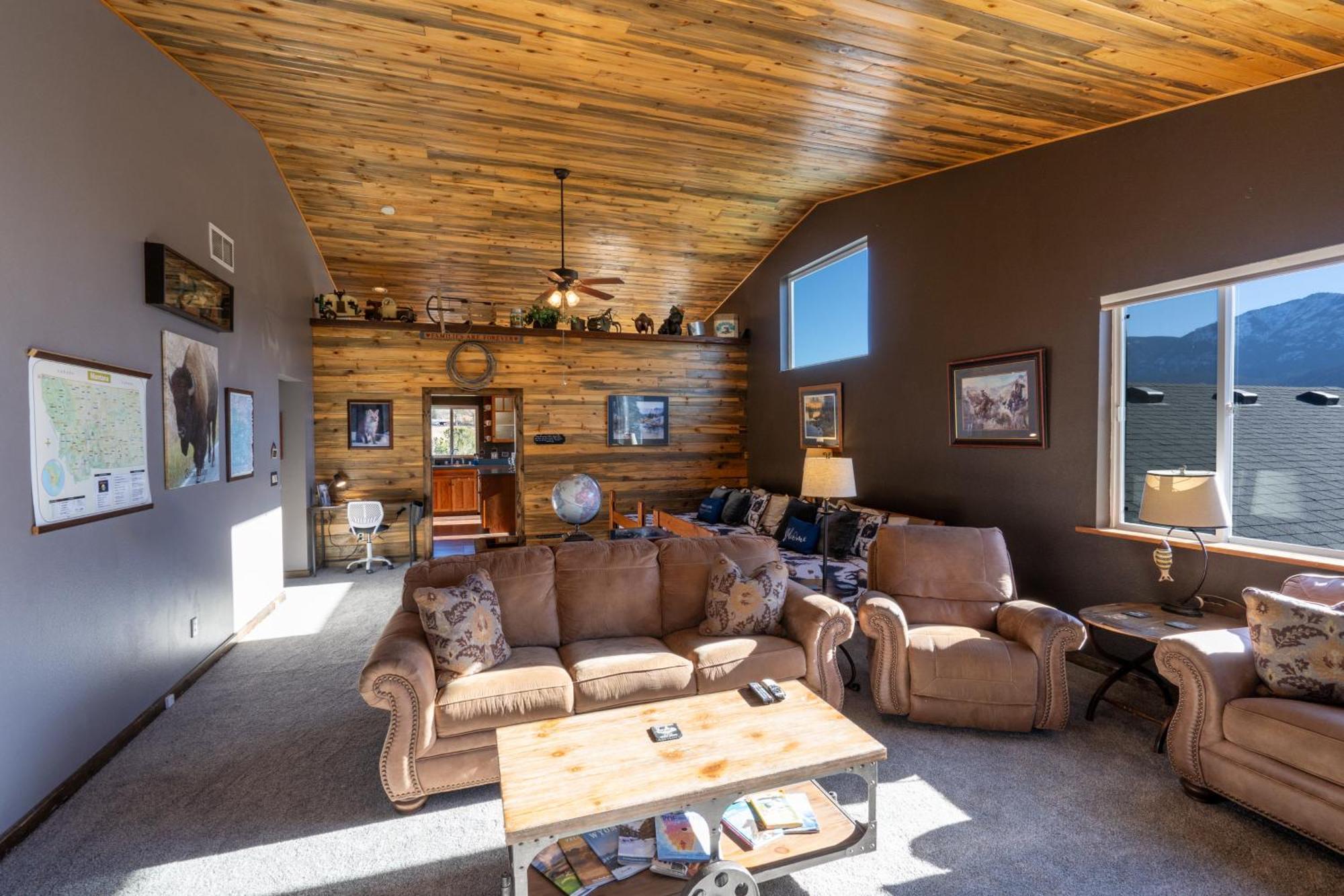 Bison Lodge - Lg Home - 2 Bedrooms - Less Than 5 Miles To Yellowstone North Entrance, Sleeps Up To 8 Gardiner Exterior photo